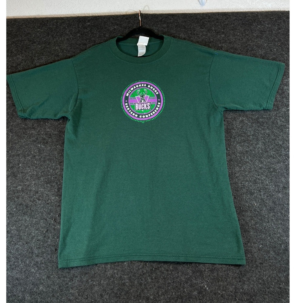 Vintage Milwaukee Bucks Shirt Mens XL Green Active Knights Athletics NBA Tee